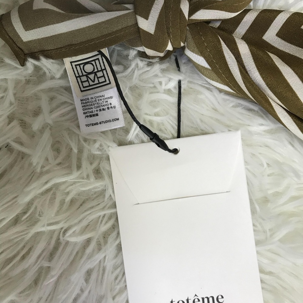 Toteme Silk Scarf - Picture 4 of 11